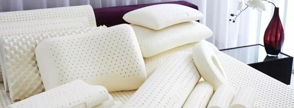 Напольные подушки в интерьере: 100 красивых идей